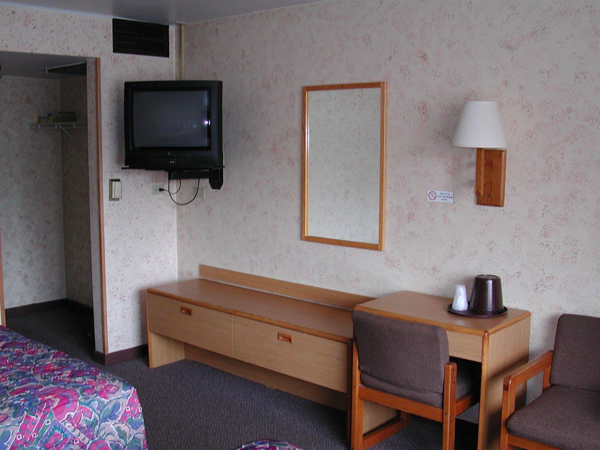 Heart O' Chicago Motel מראה חיצוני תמונה
